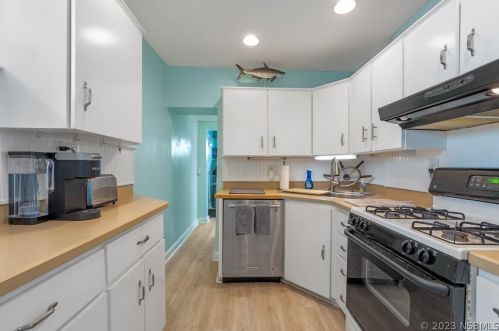 5959 Riverside Dr, Daytona Beach FL 32127-6445 exterior