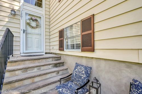 1201 Buckingham Cir, Middletown NJ  07748-3453 exterior