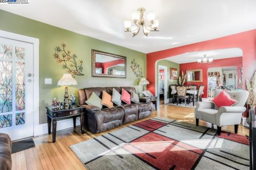 2708 Humboldt Ave, Oakland CA  94602-3635 exterior