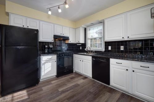 140 Vista Dr, Easton PA  18042-7202 exterior