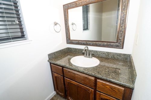 621 Del Oro St, Woodland CA  95695-5040 exterior