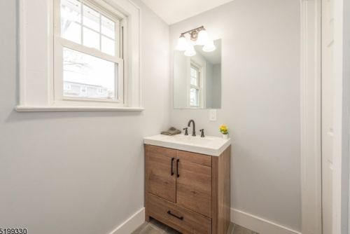 505 Drake Ave, Roselle NJ  07203-1415 exterior