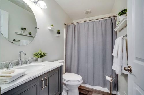 1023 Timberwood Dr, Beaver Falls PA 15010-1613 exterior