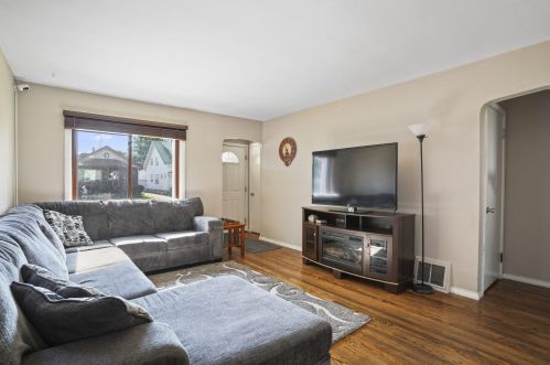 6927 35 Ave, Kenosha WI 53142-3942 exterior