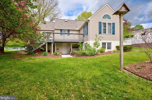 1404 Hilltop Rd, Pottstown, PA 19464-2528
