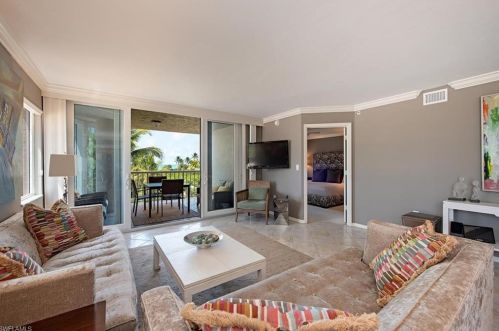 40 Seagate Dr, Naples, FL 34103-2401