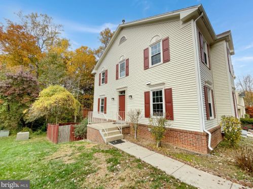 7294 Olde Lantern Way, Springfield VA  22152-3569 exterior