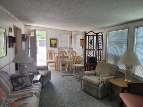 25 Garnet Dr, Naples, FL 34114-8221