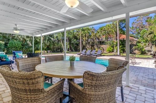 625 Orchid Dr, Naples FL  34102-5012 exterior