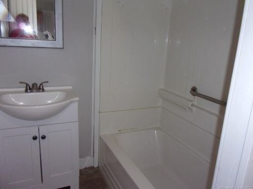 552 Howe Ave, Huntington CT  06484-3158 exterior
