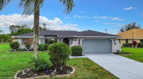 1828 14th Ter, Cape Coral, FL 33990-6822