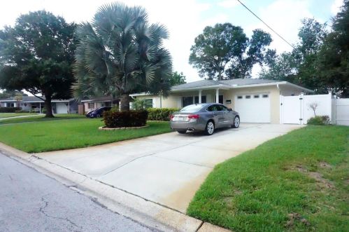 5274 28th Ave, Saint Petersburg, FL 33707-5426