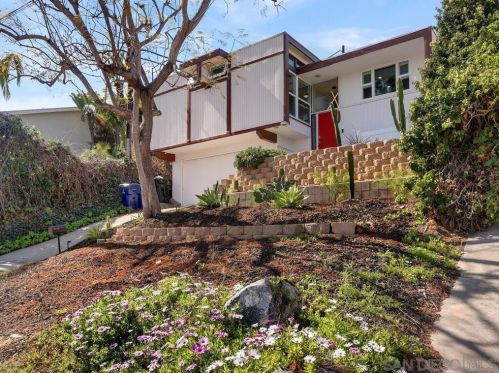 2102 Mendocino Blvd, San Diego, CA 92107-2308