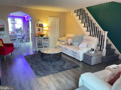6332 Large St, Philadelphia, PA 19149-2745
