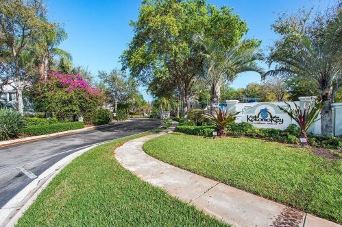 907 Kokomo Key Ln, Delray Beach FL  33483-6030 exterior