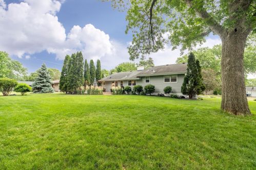 1131 Wills Pl, Minneapolis, MN 55422-4741