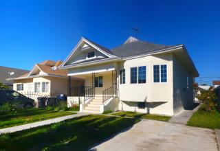 747 32nd St, Los Angeles, CA 90007-3733