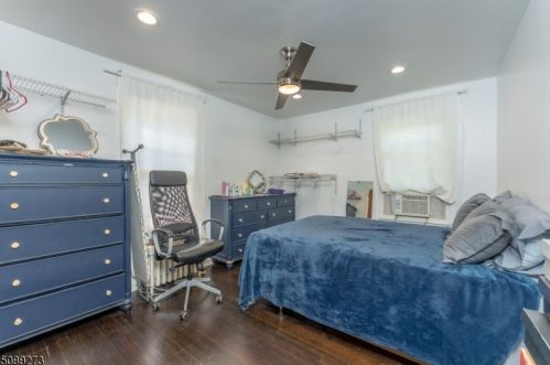 398 Drake Ave, Roselle NJ  07203-1414 exterior