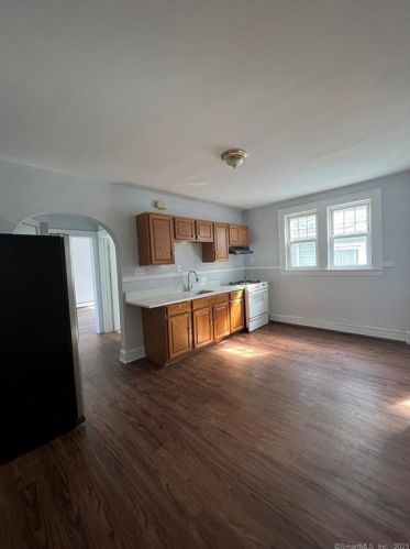 111 Spring St, Bridgeport CT  06608-1144 exterior