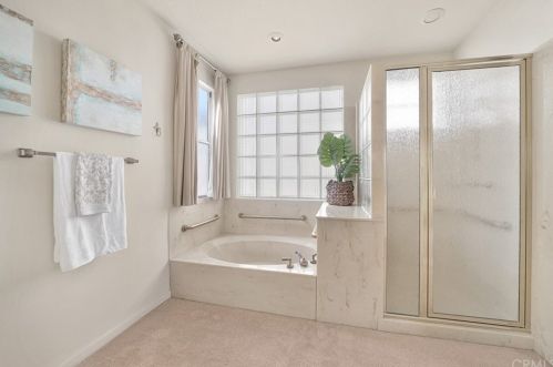 214 Goldenwest St, Huntington Beach CA 92648-2638 exterior