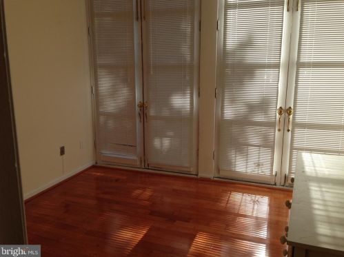 307 Arch St, Philadelphia PA  19106-1825 exterior
