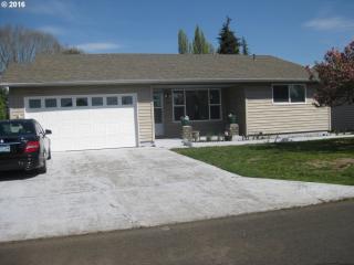 1765 King Way, Woodburn, OR 97071-2742