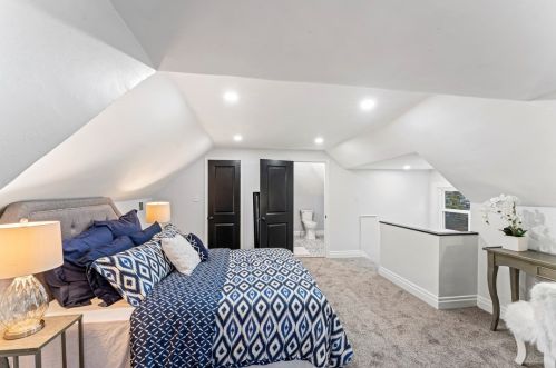 809 Berkshire Ave, Pittsburgh PA  15226-2137 exterior