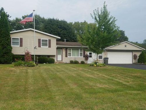 1611 Sandlake Rd, Holmen, WI 54636-9683