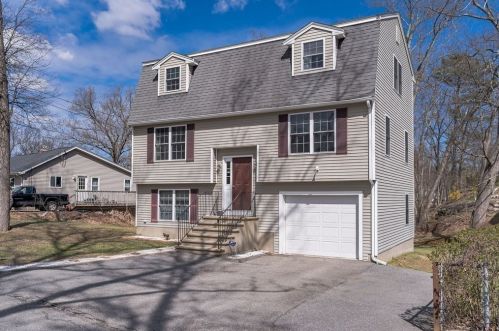 2 Cottage St, Billerica, MA 01821-4255
