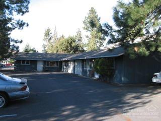 1634 Skylark Dr, Bend, OR 97702-1811