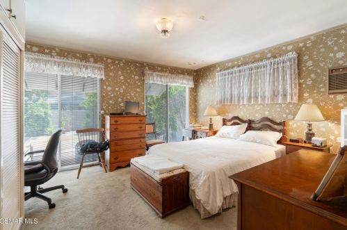 12622 Sarah St, North Hollywood CA  91604-1115 exterior