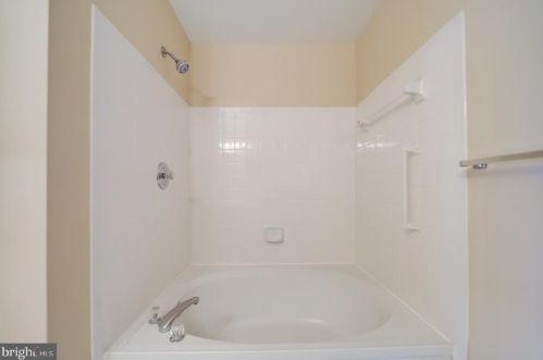 1506 Church Hill Pl, Herndon, VA 20194-1229