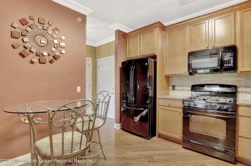 109 Magna Carta Dr, Morganville NJ  07751-5202 exterior