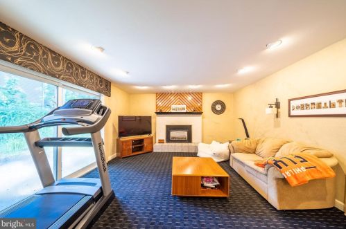 401 Santillo Way, Downingtown PA  19335-3132 exterior