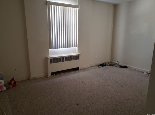 9005 Shore Pkwy, Jamaica, NY 11414-2415