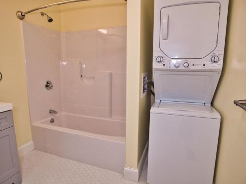 39 Cala Ave, Tiverton RI  02878-3214 exterior