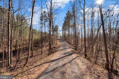 34156 Indiantown Rd, Locust Grove VA  22508-2221 exterior