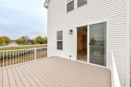 702 River Ridge Dr, Waterford WI  53185-3386 exterior