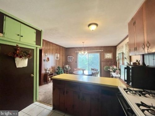 319 Lake Dr, Richmond National Battlefiel VA  22835-2752 exterior