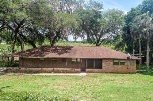 16219 265th Ave, Umatilla, FL 32784-9400
