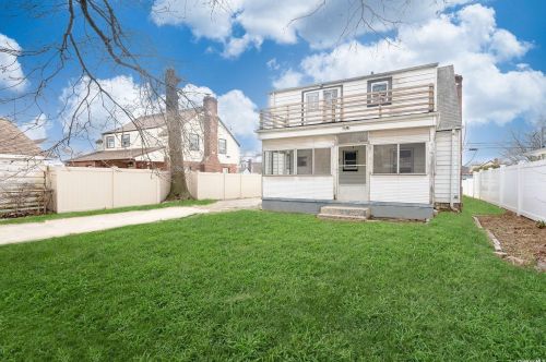 135 Allen St, Hempstead NY  11550-7319 exterior