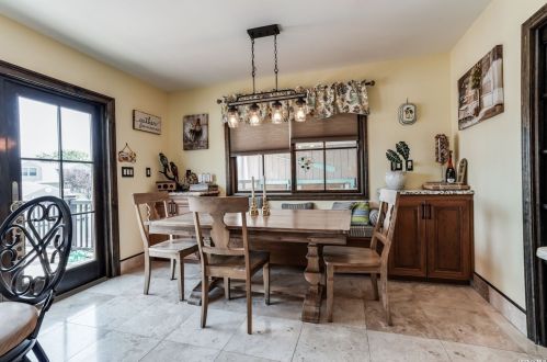 115 Annuskemunnica Rd, Babylon NY  11702-4424 exterior