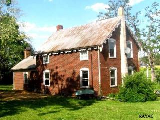 779 Gettysburg Rd, Littlestown PA  17340-9351 exterior