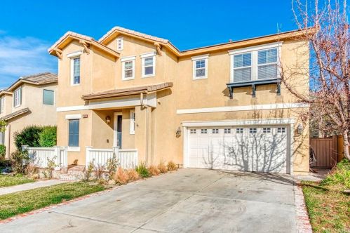 17646 Medley Ridge Dr, Santa Clarita, CA 91387-3811