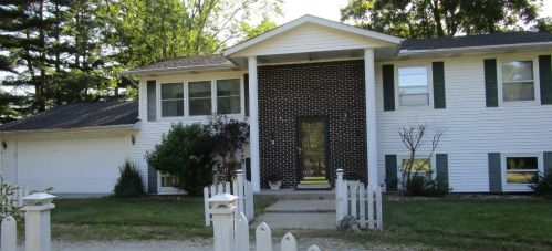 1330 Ash St, Hobart, IN 46342-5855