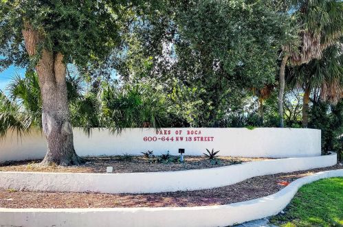 606 13th St, Boca Raton, FL 33486-2464