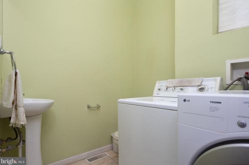 651 State St, Camden NJ  08102-1825 exterior