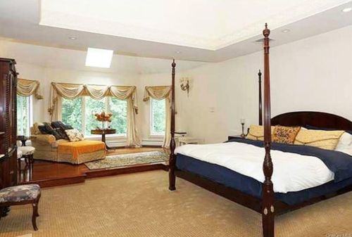 63 Salierno Rd, Tuxedo Park NY  10987-4712 exterior