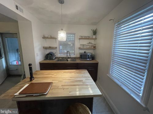 4837 B St, Washington, DC 20019-5135