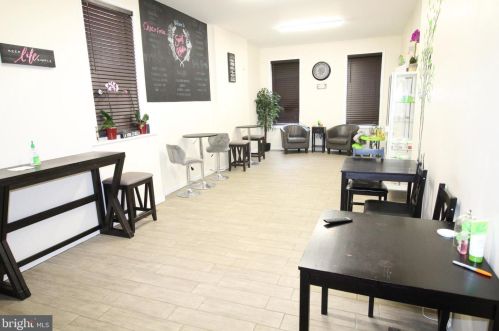 720 Marshall St, Norristown PA 19401-4114 exterior